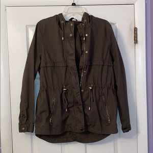 Divided cargo jacket